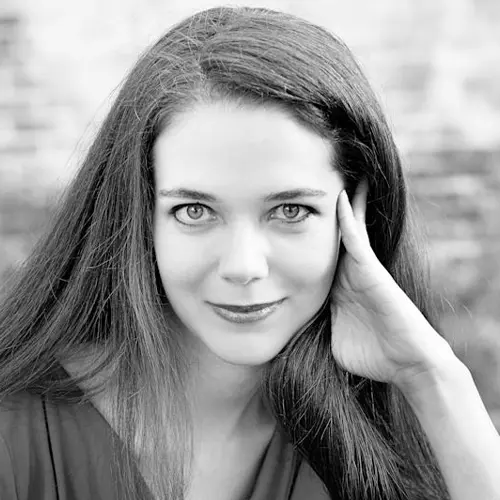 Jennifer Lynn Barnes